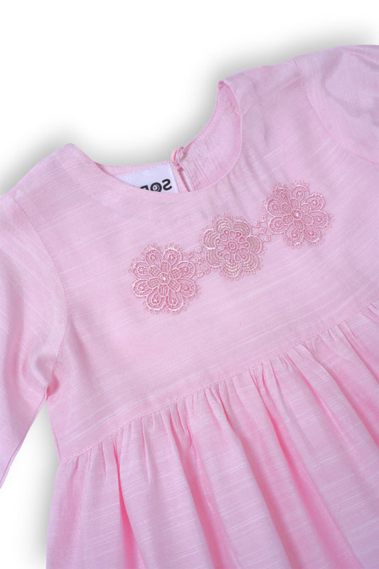 neck design for baby pink color frock for kids with soft silk khaddar fabric and beautifully stitching from straight outta pakistan kids eastern collection in netherlands and eastern kids collection in Europe
